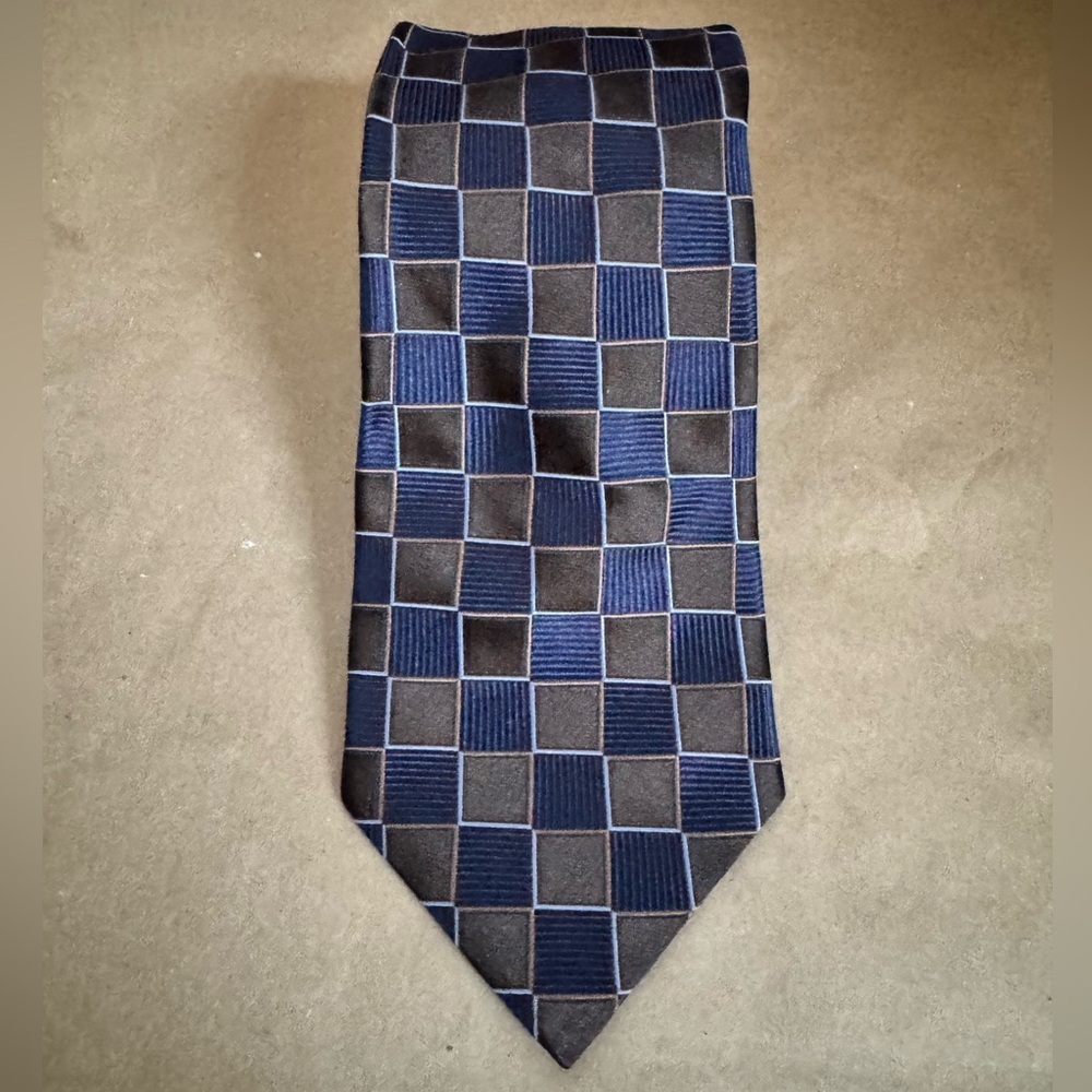 Fumagalli’s Blue and Brown Geometric 3.5” wide Silk Tie.